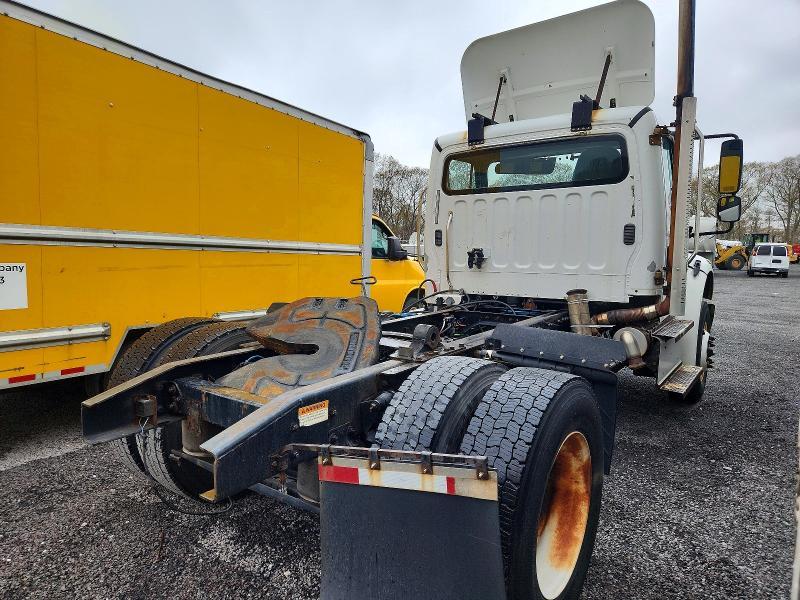 2016 Freigliner 2016 Freightliner Business Class M2 Semi Truck