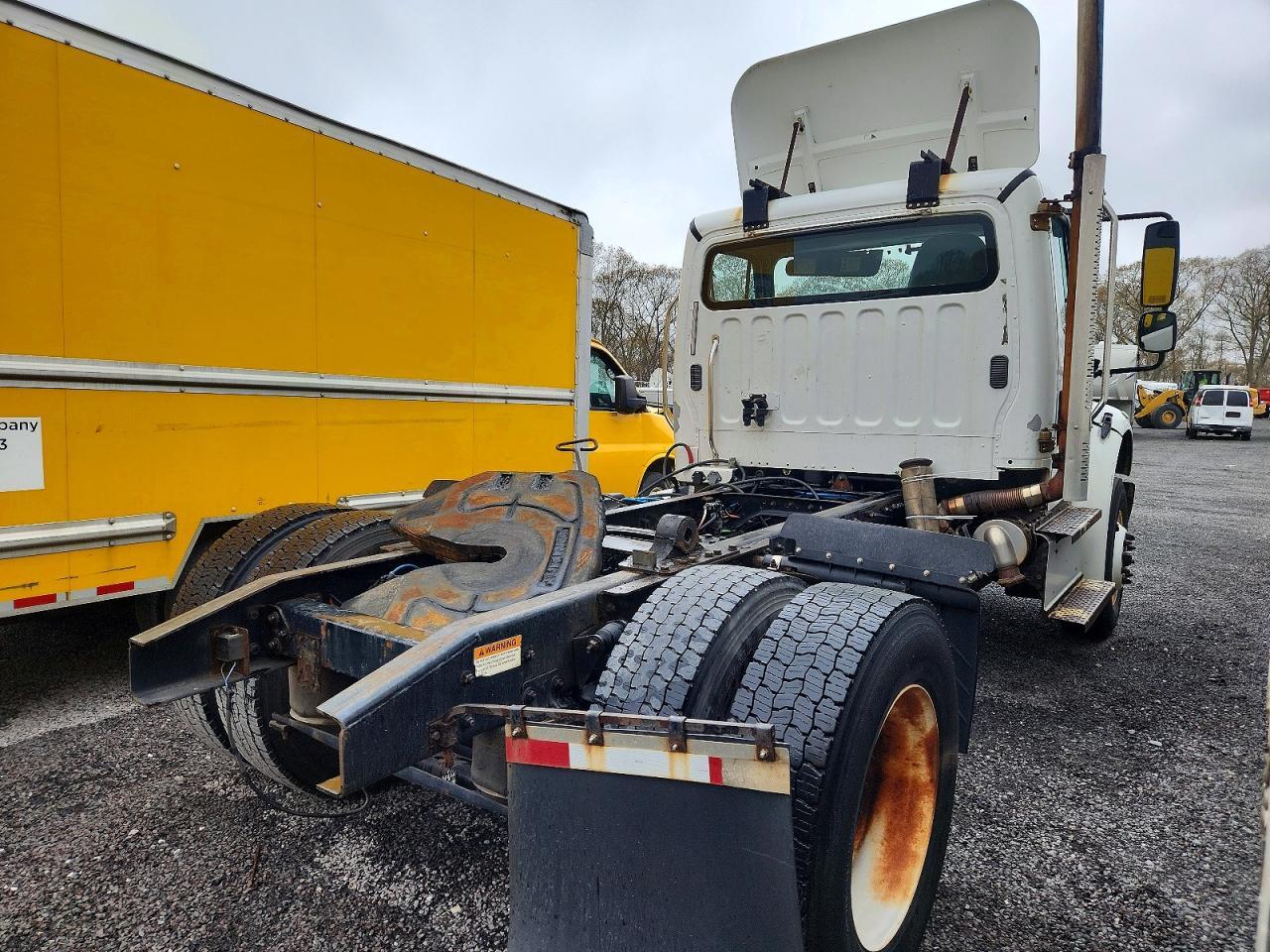 2016 Freigliner 2016 Freightliner Business Class M2 Semi Truck