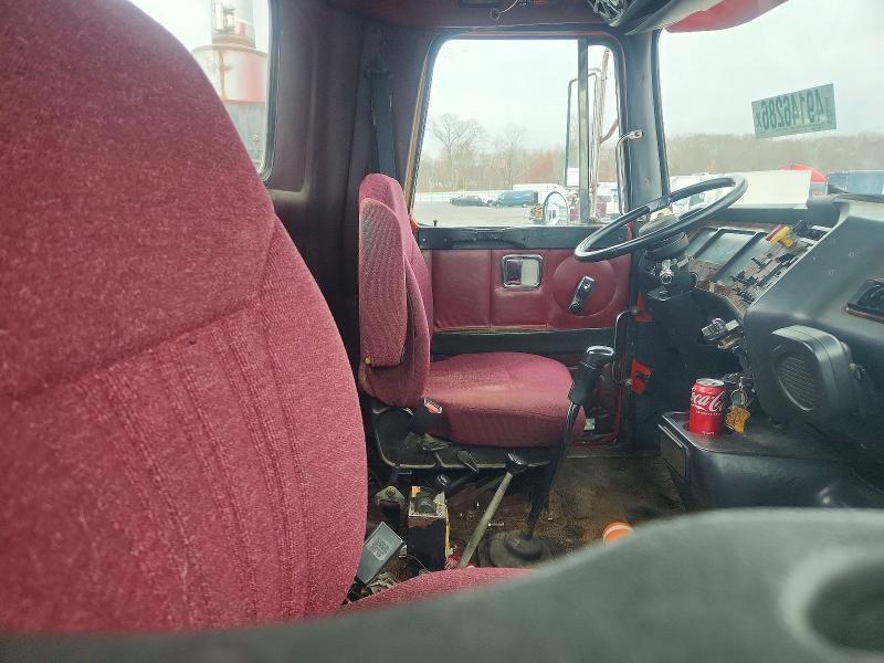 2000 Volvo ACL Semi Truck