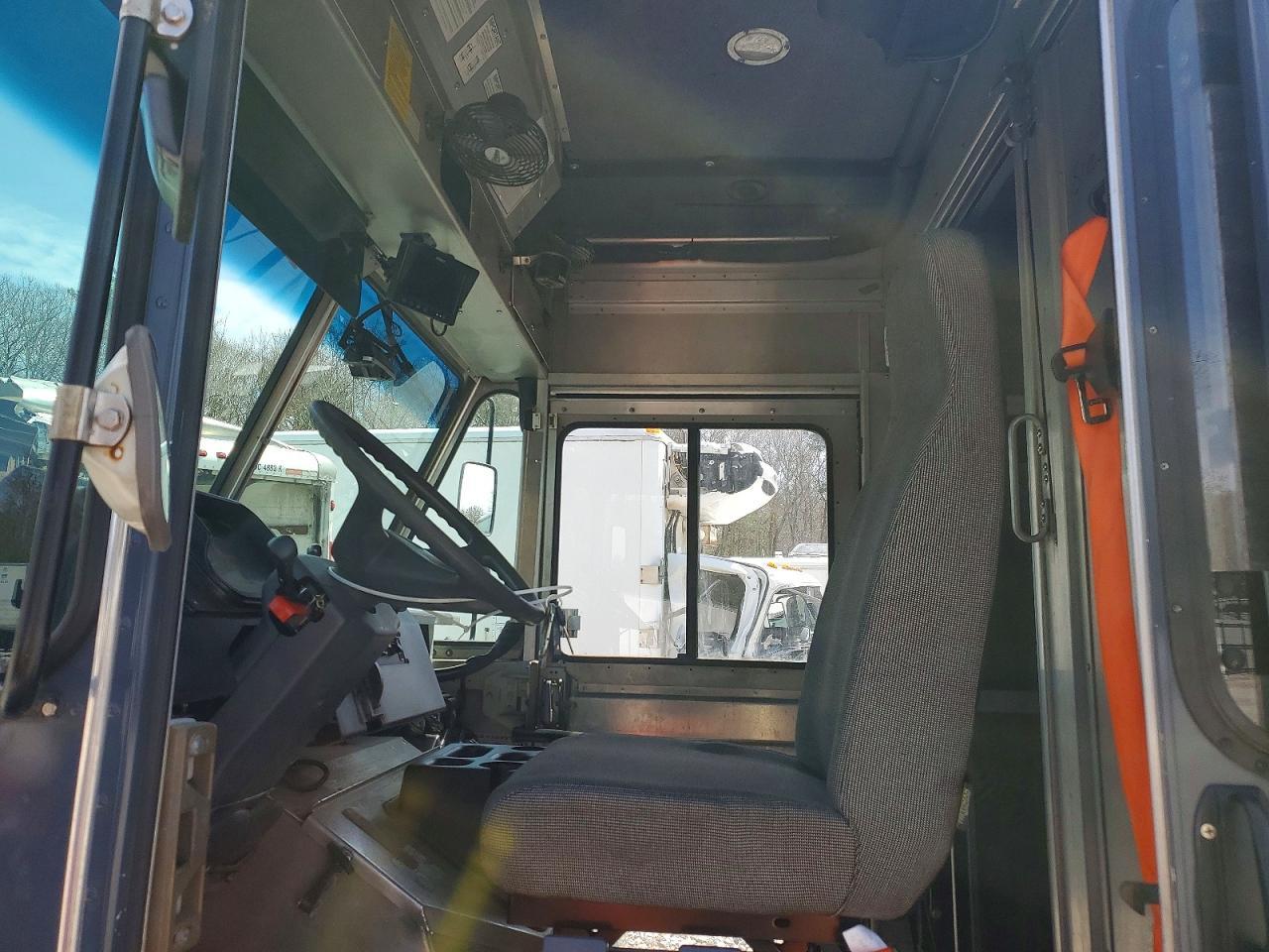2021 Freigliner 2021 Freightliner MT45 Chassis Delivery Truck