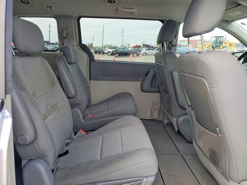 2009 Chrysler Town & Country lx