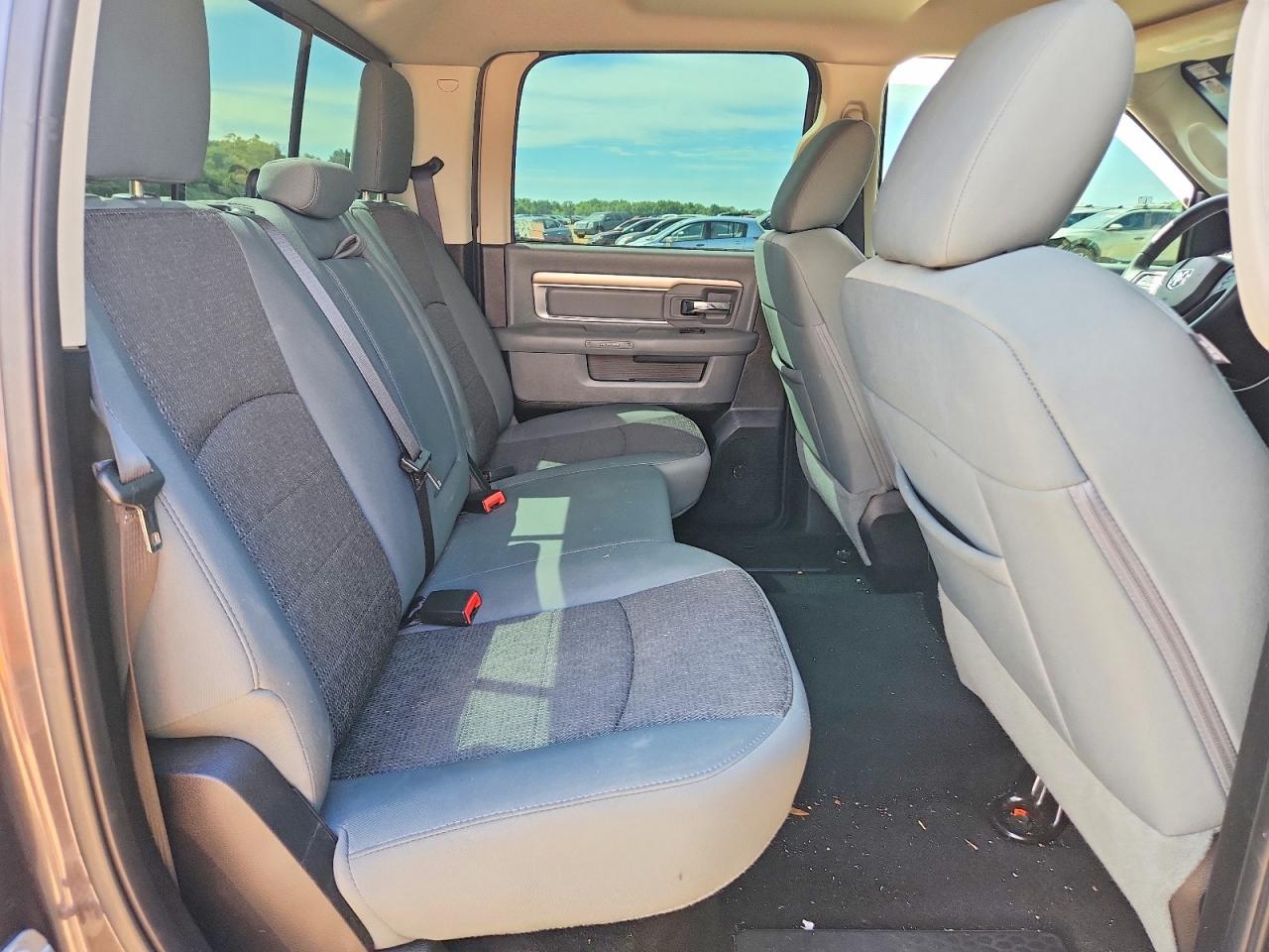 2015 Dodge RAM 1500 SLT