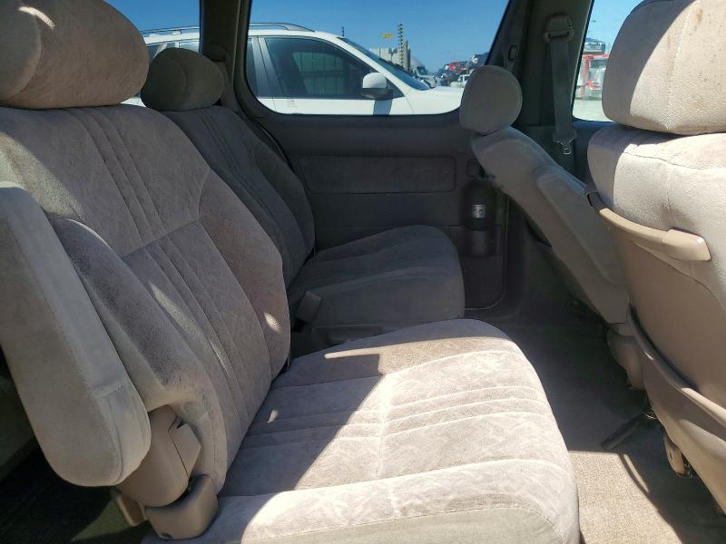 2000 Toyota Sienna le