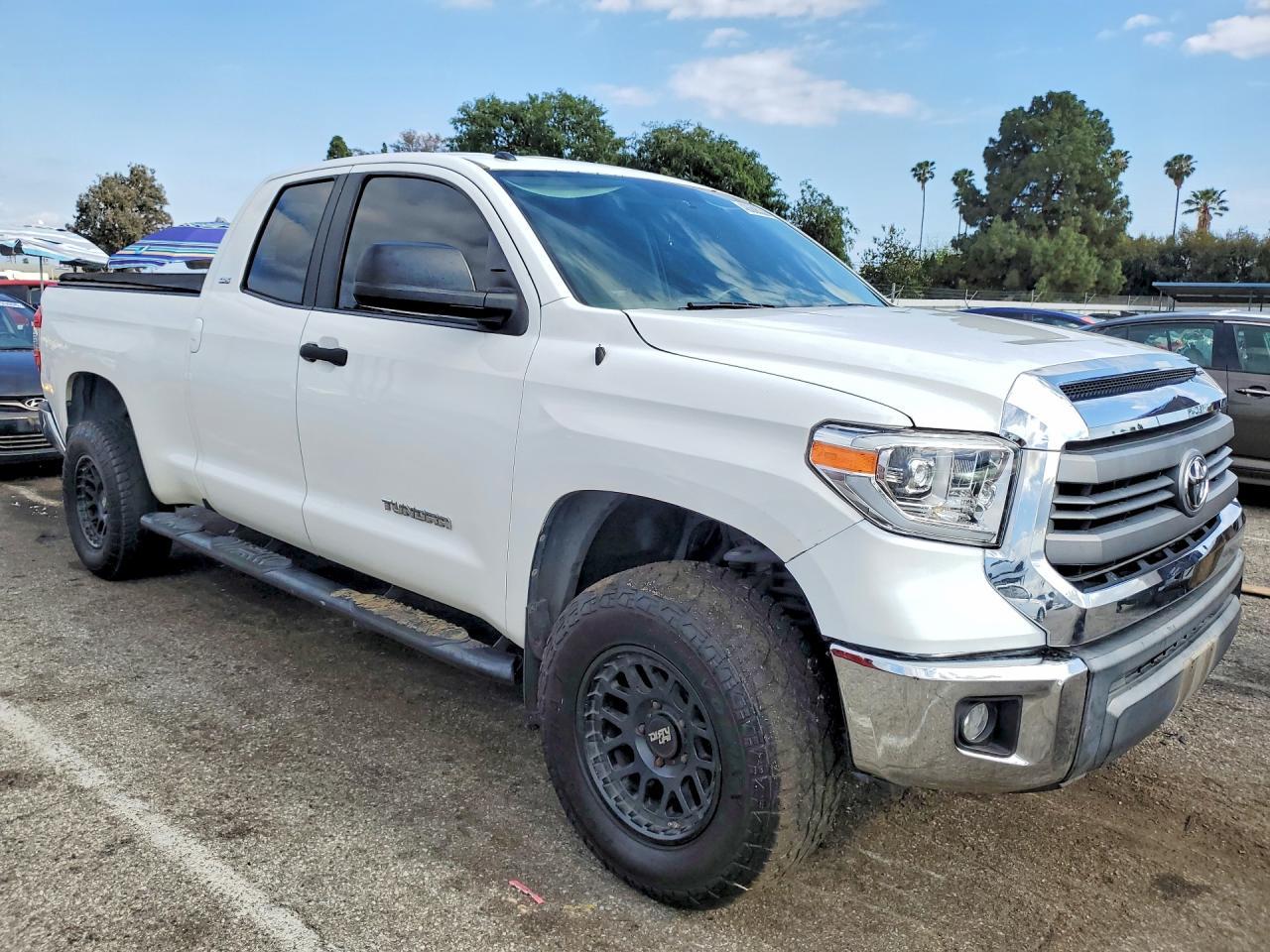 2014 Toyota Tundra SR5