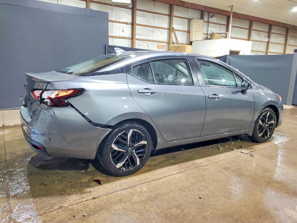 2025 Nissan Versa sr
