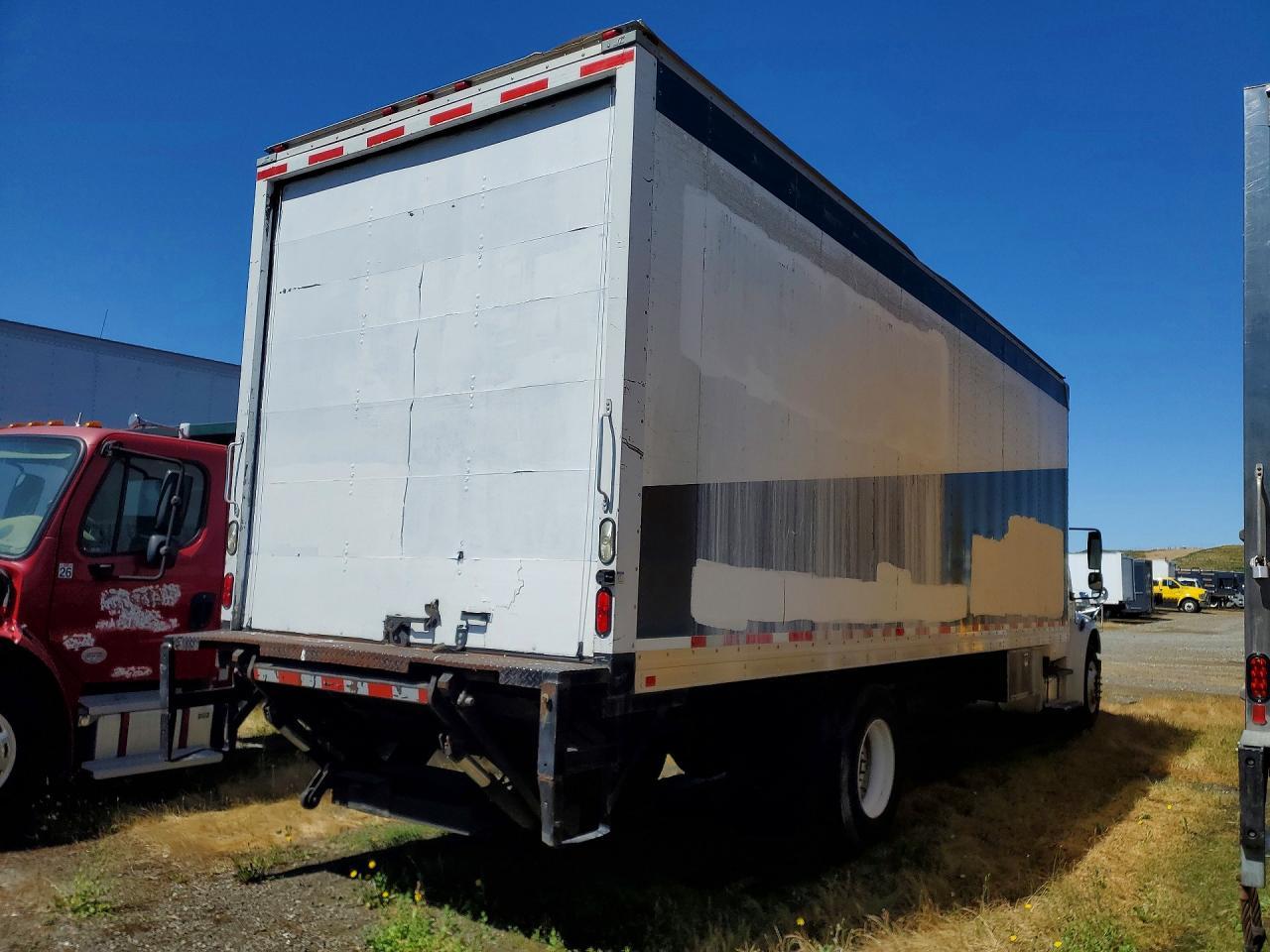 2014 Freightliner Business Class M2 BOX Truck