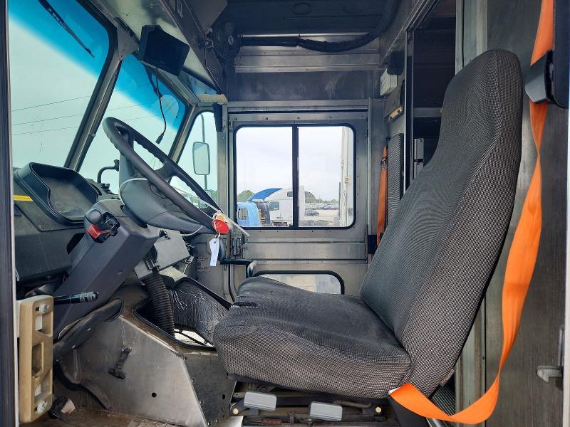 2021 Freightliner MT45G Chassis Delivery Truck