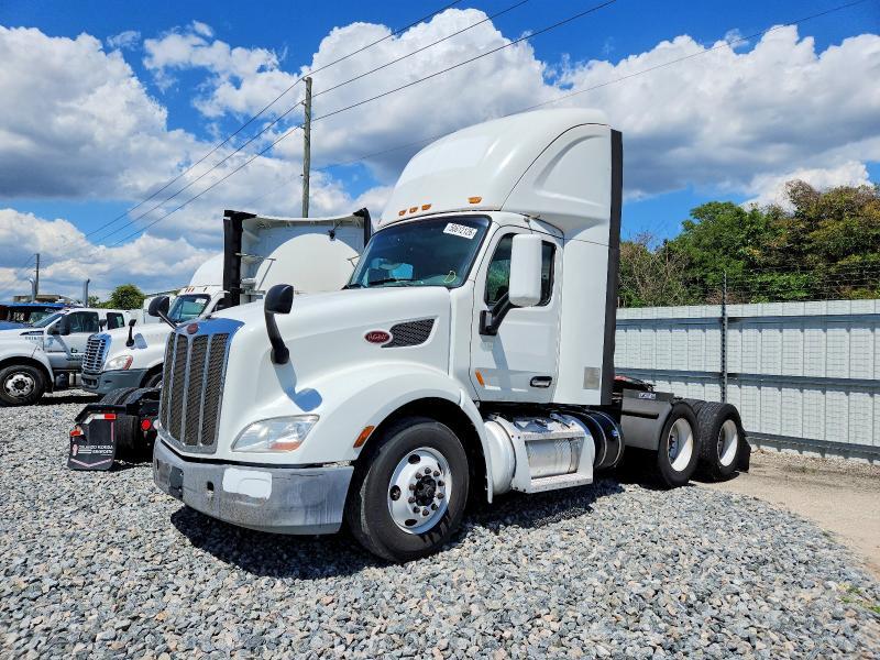 2017 Peterbilt 579 Semi Truck