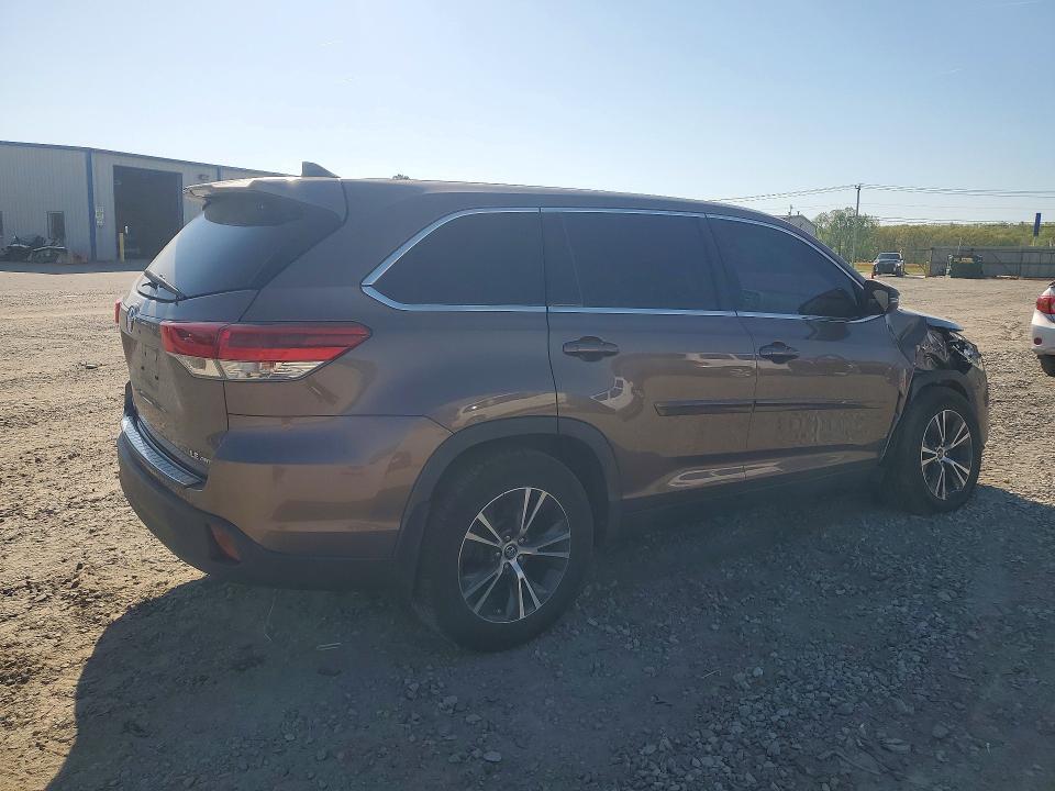 2019 Toyota Highlander le Plus