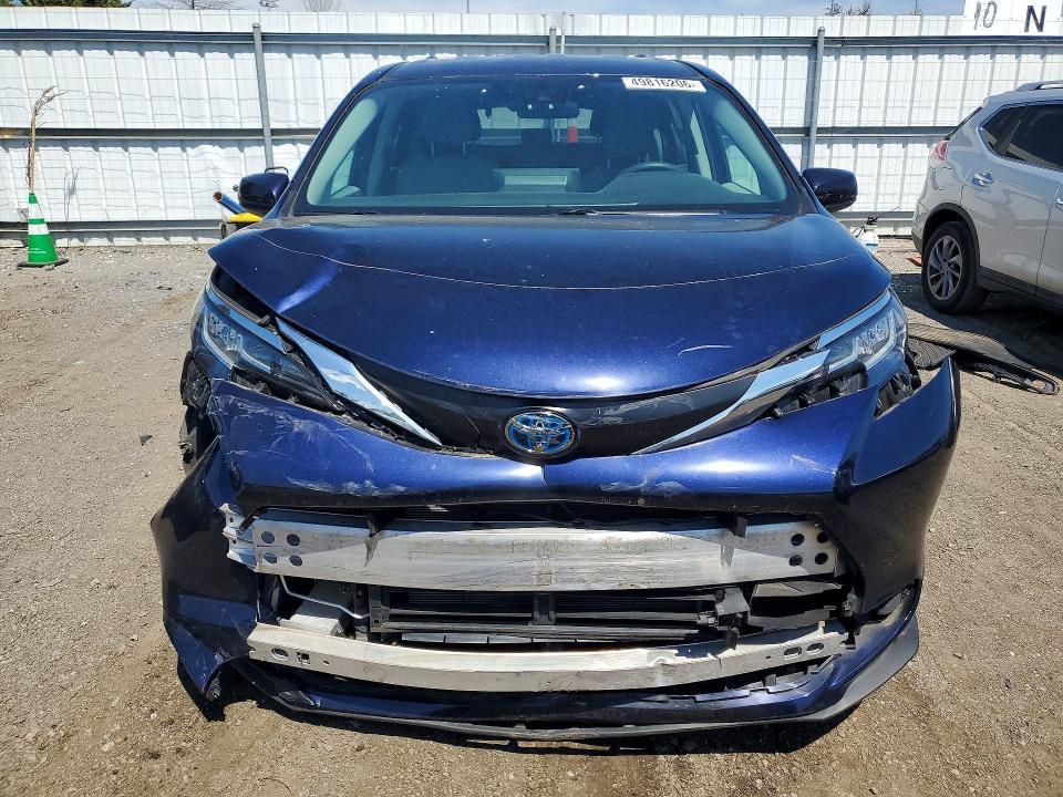 2023 Toyota Sienna le