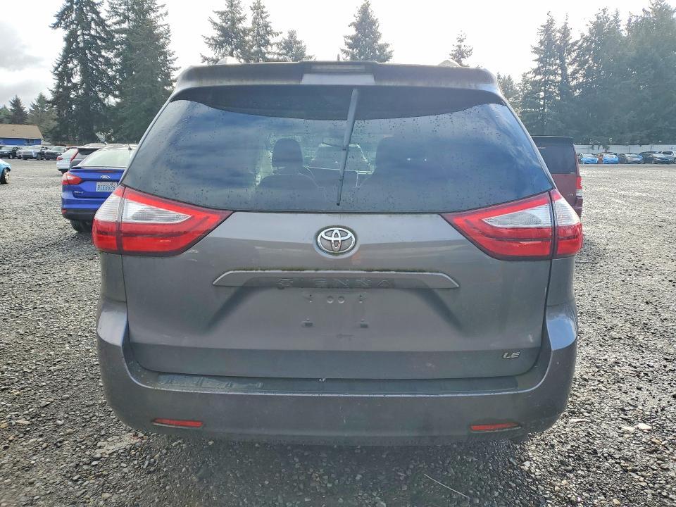 2018 Toyota Sienna le