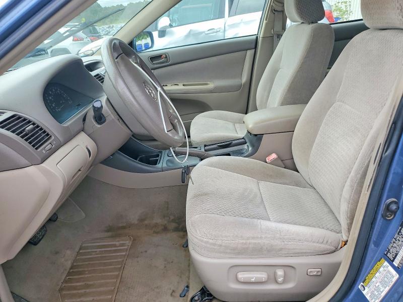 2004 Toyota Camry le