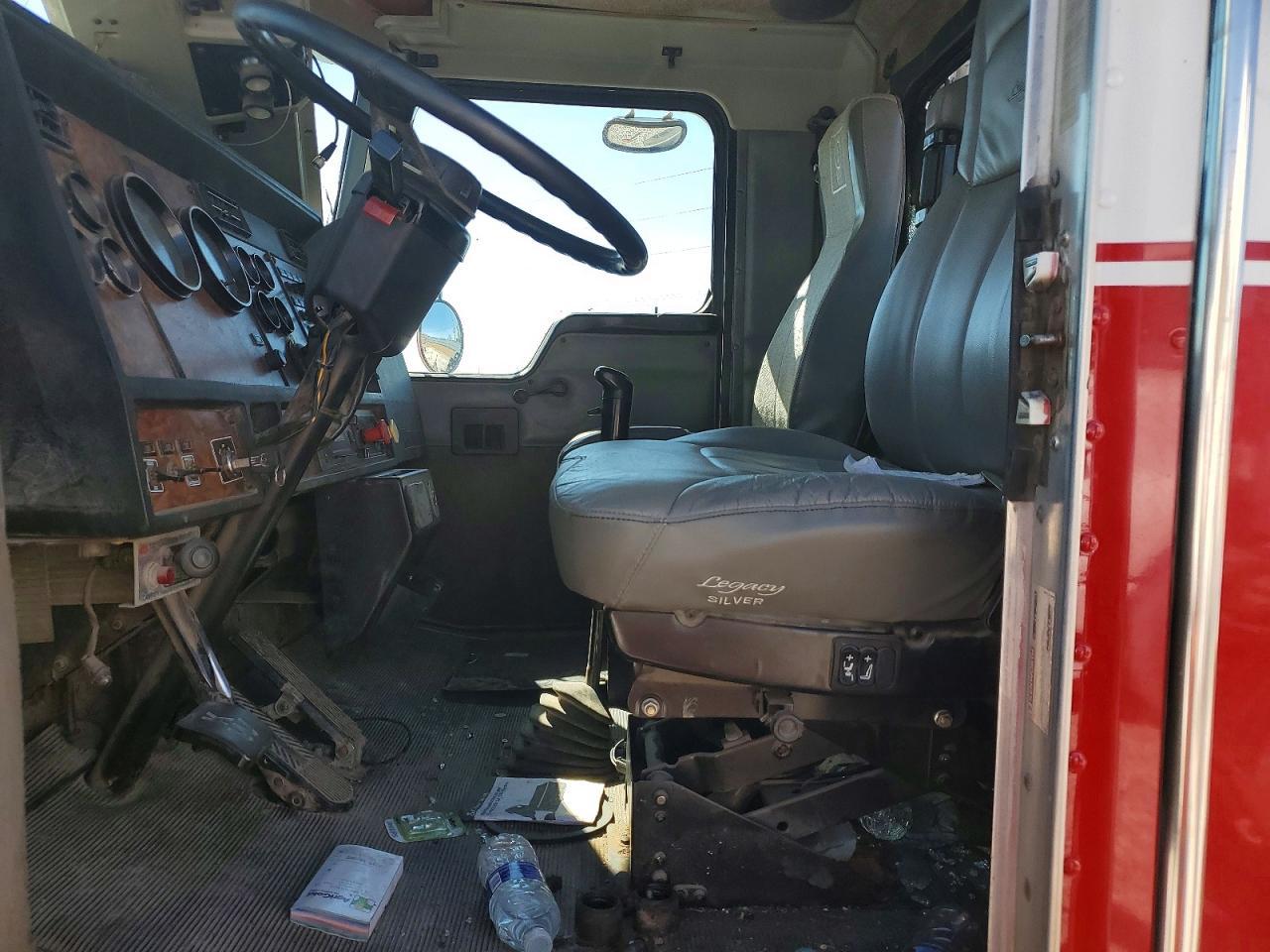 2000 Kenworth Construction T800