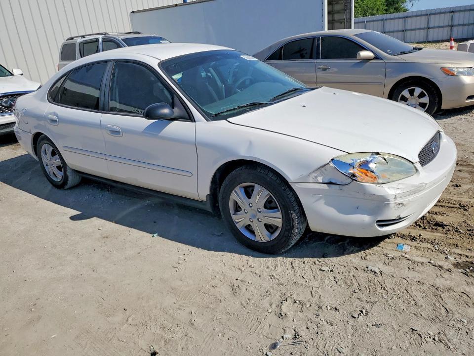 2005 Ford Taurus se