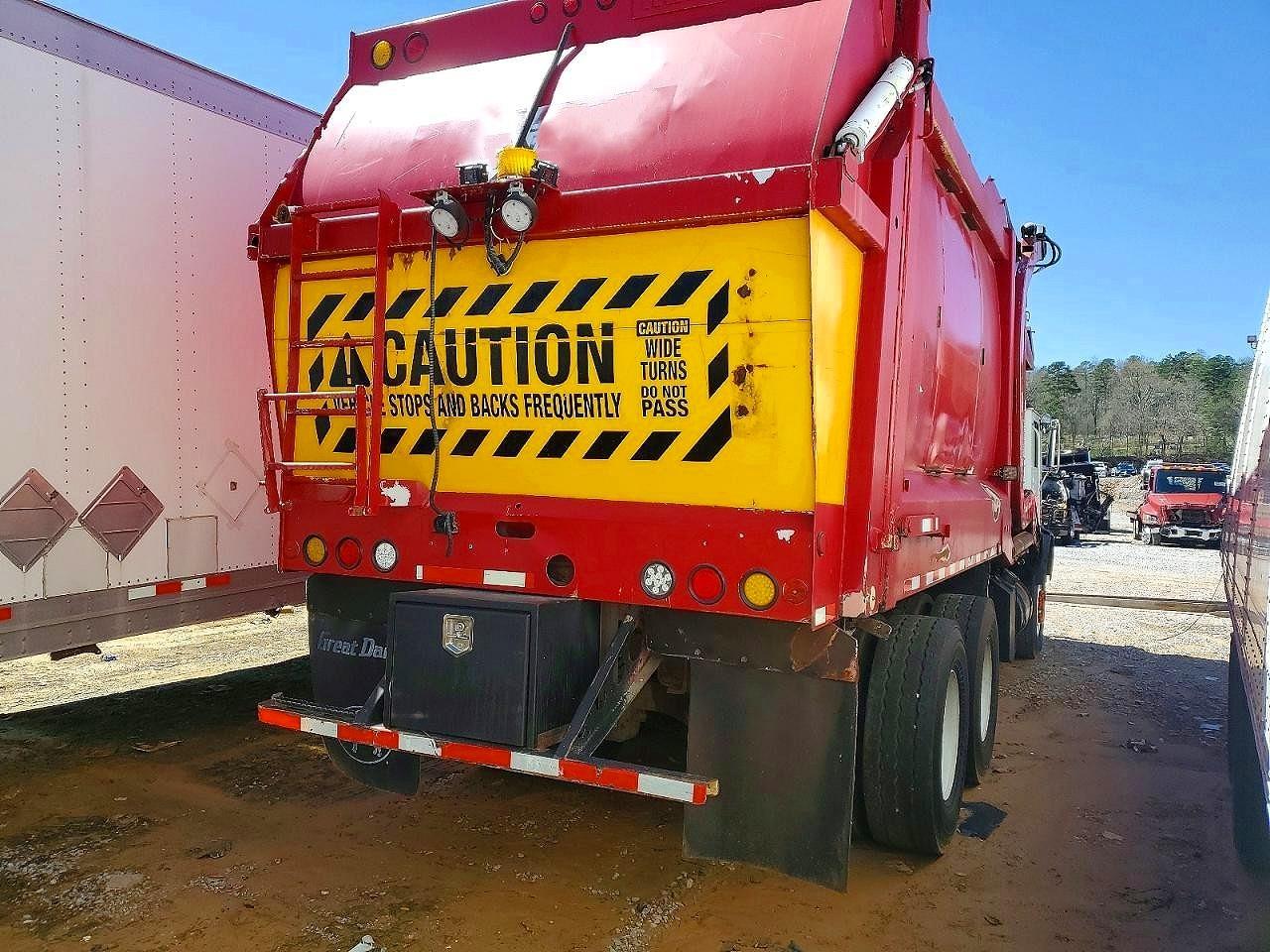 2009 Mack 600 MRU600