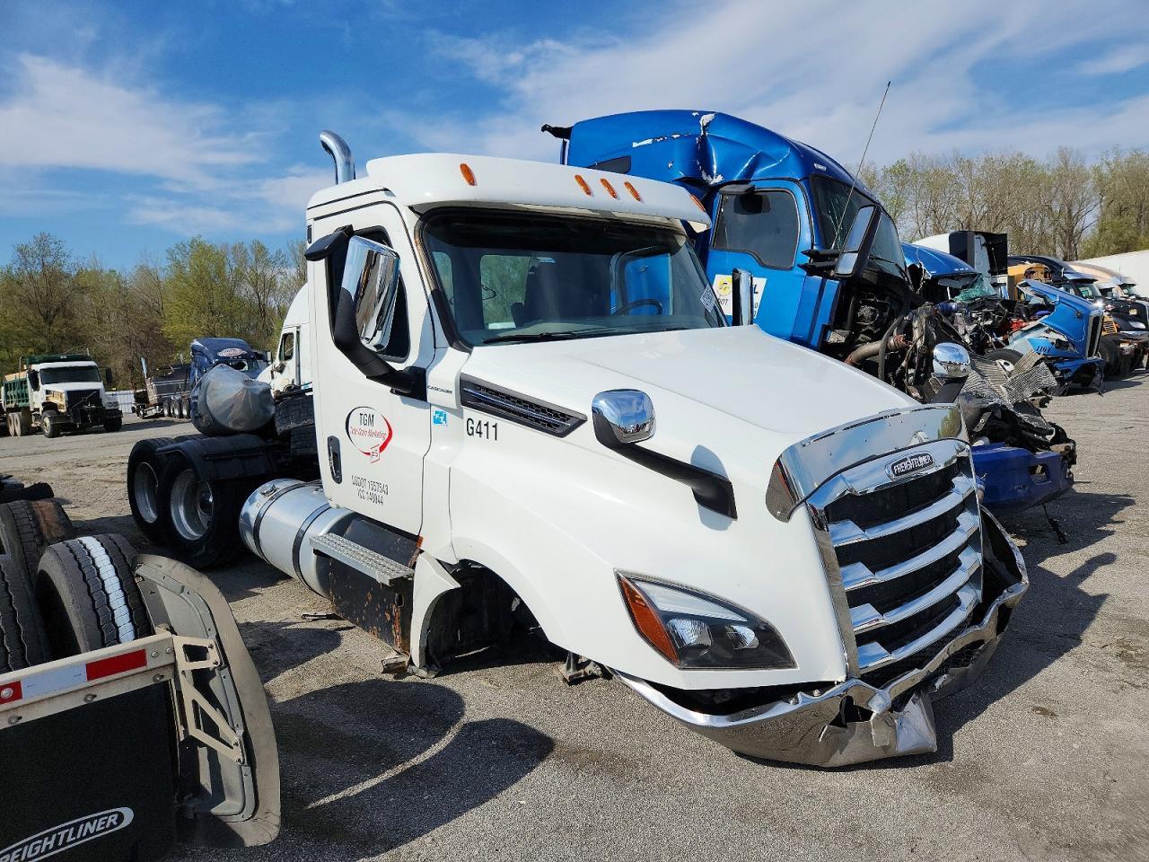 2021 Freigliner 2021 Freightliner Cascadia 113 Semi Truck