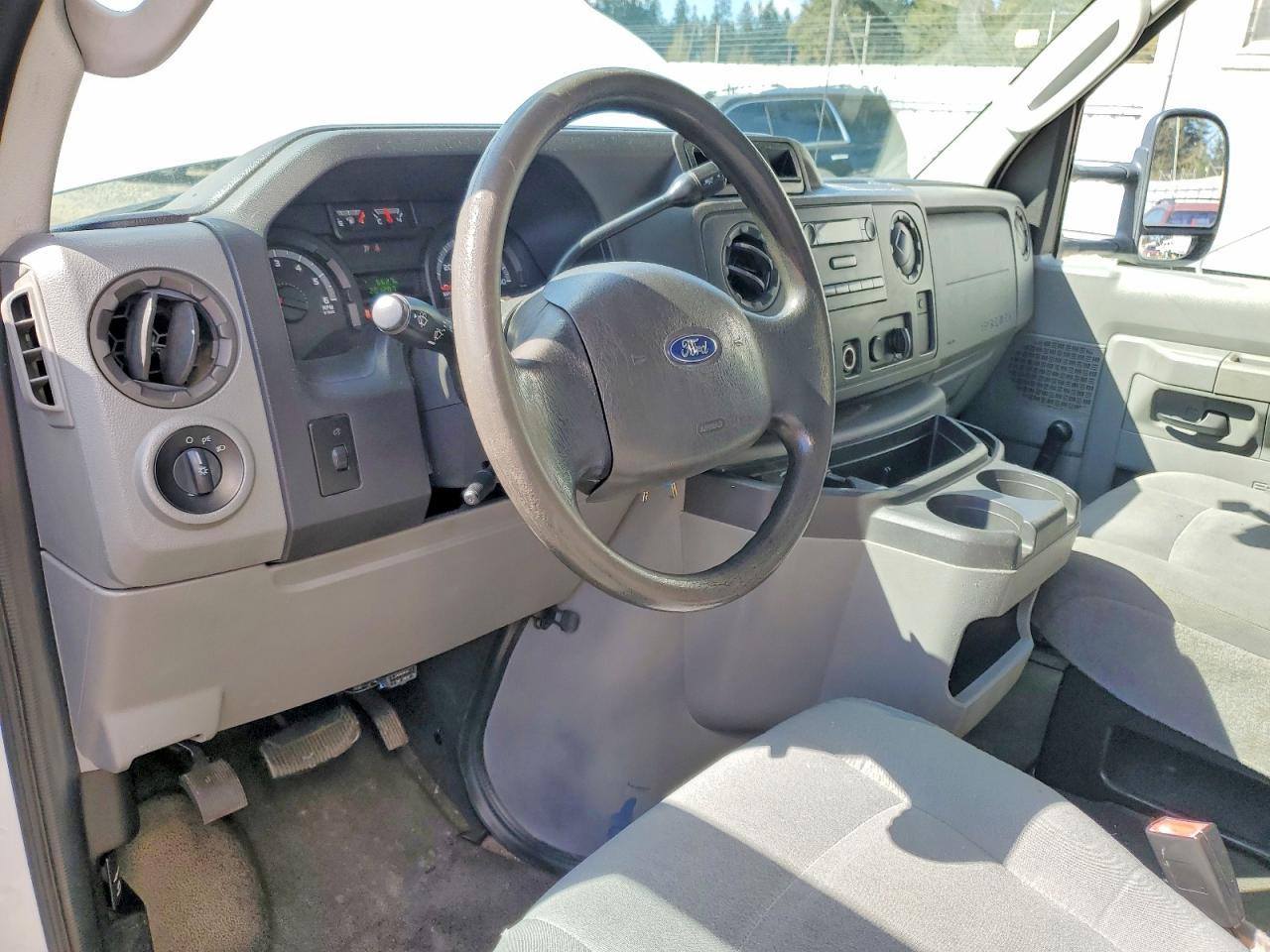 2010 Ford E350 BOX Truck