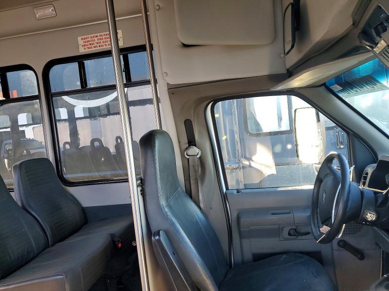2017 Starcraft Bus