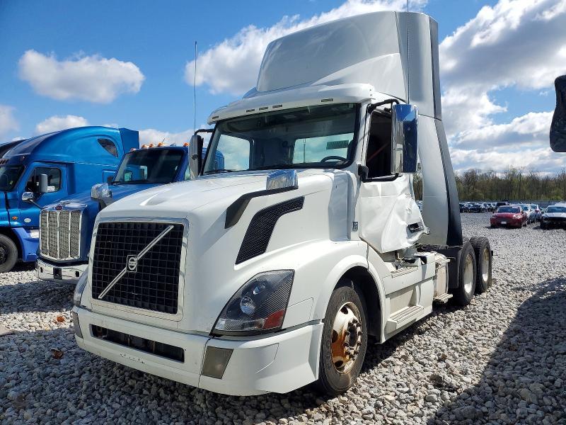 2017 Volv O VNL Semi Truck