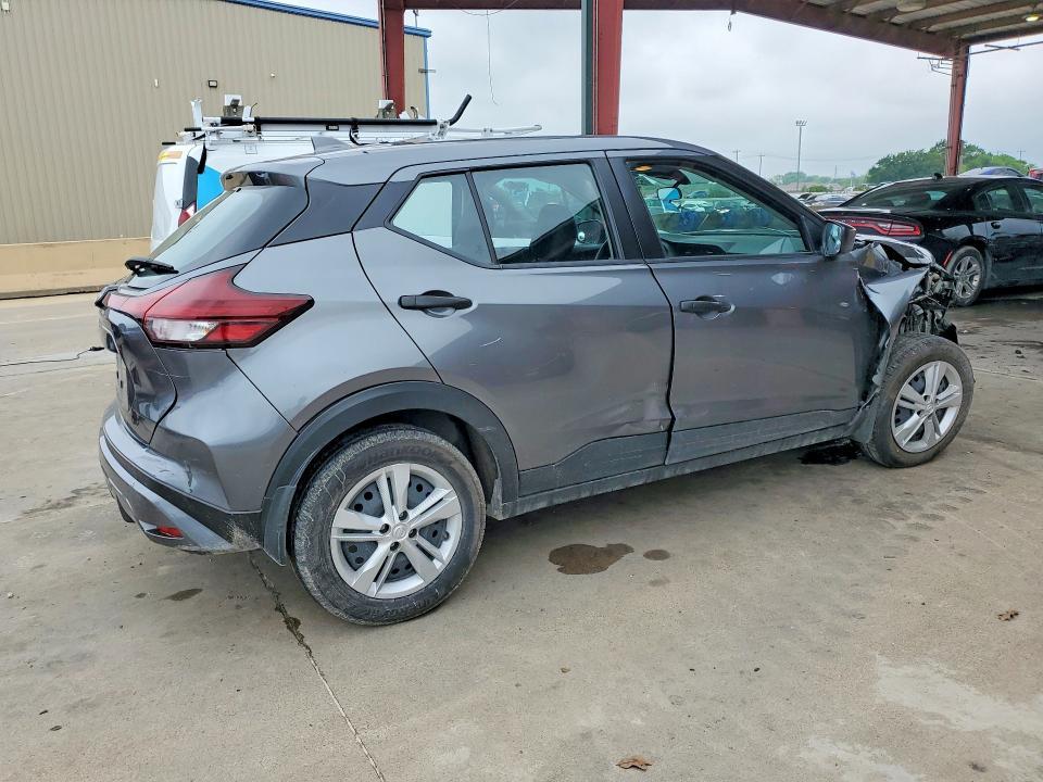 2024 Nissan Kicks s