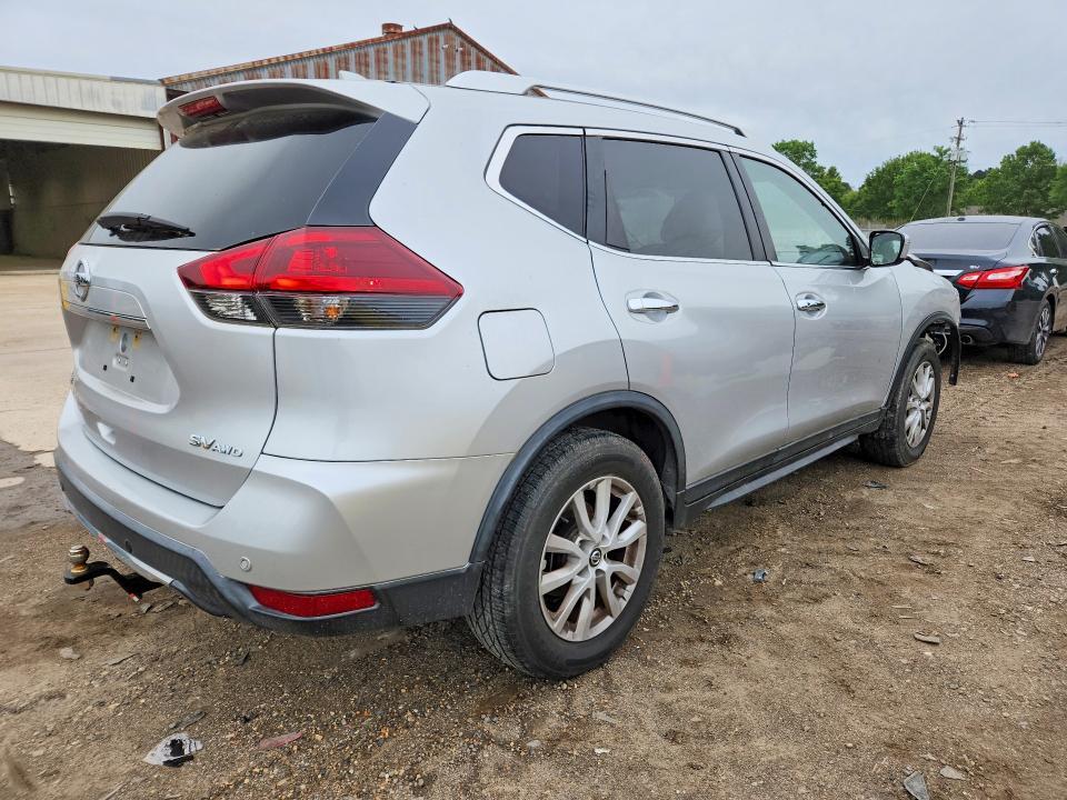 2020 Nissan Rogue sv