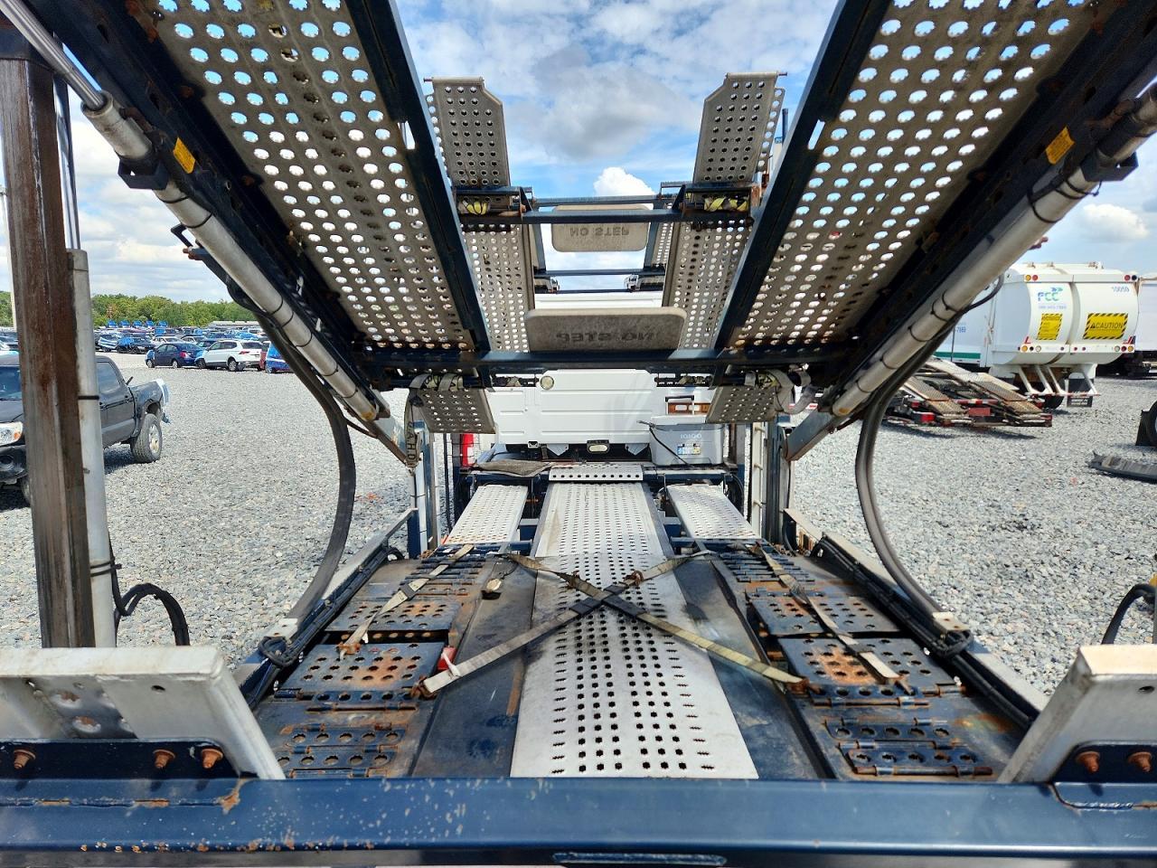 2013 Volv O VAH Car Hauler Truck
