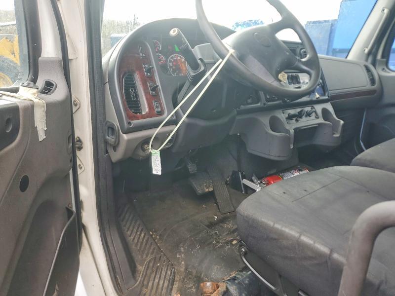 2020 Freigliner 2020 Freightliner Business Class M2 Refrigerated B