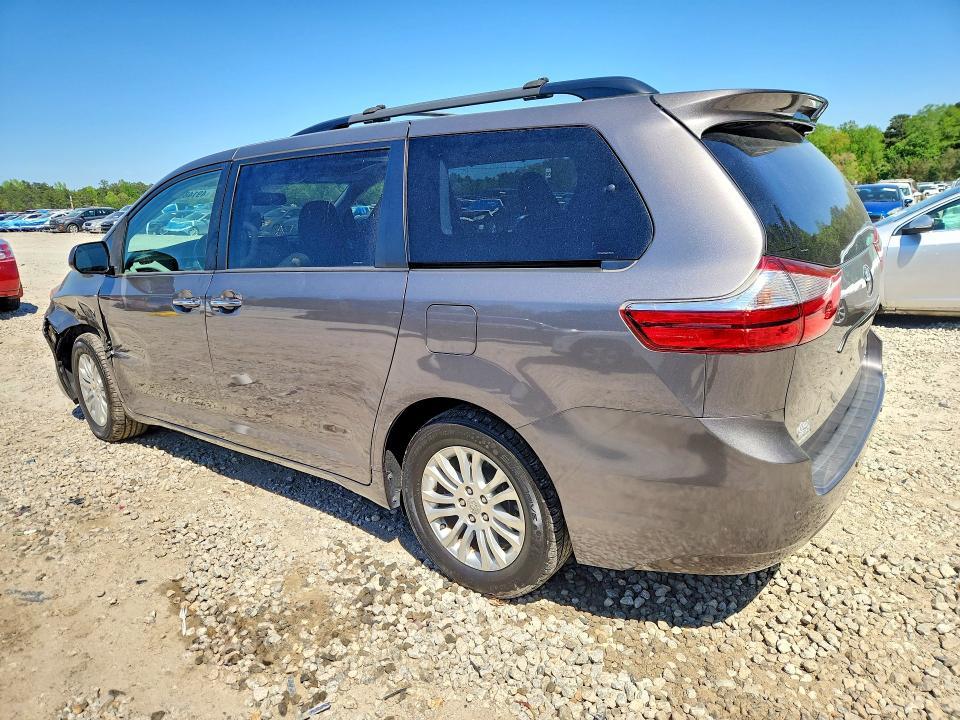 2016 Toyota Sienna xle Premium 8-passenger