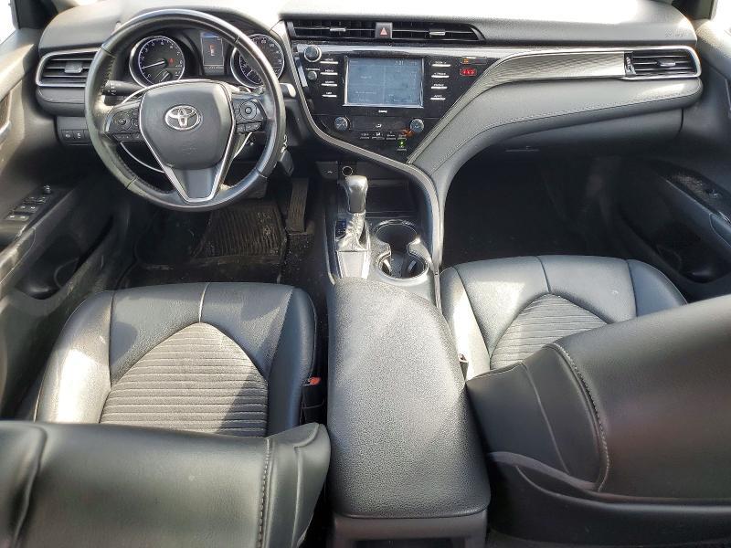 2020 Toyota Camry se