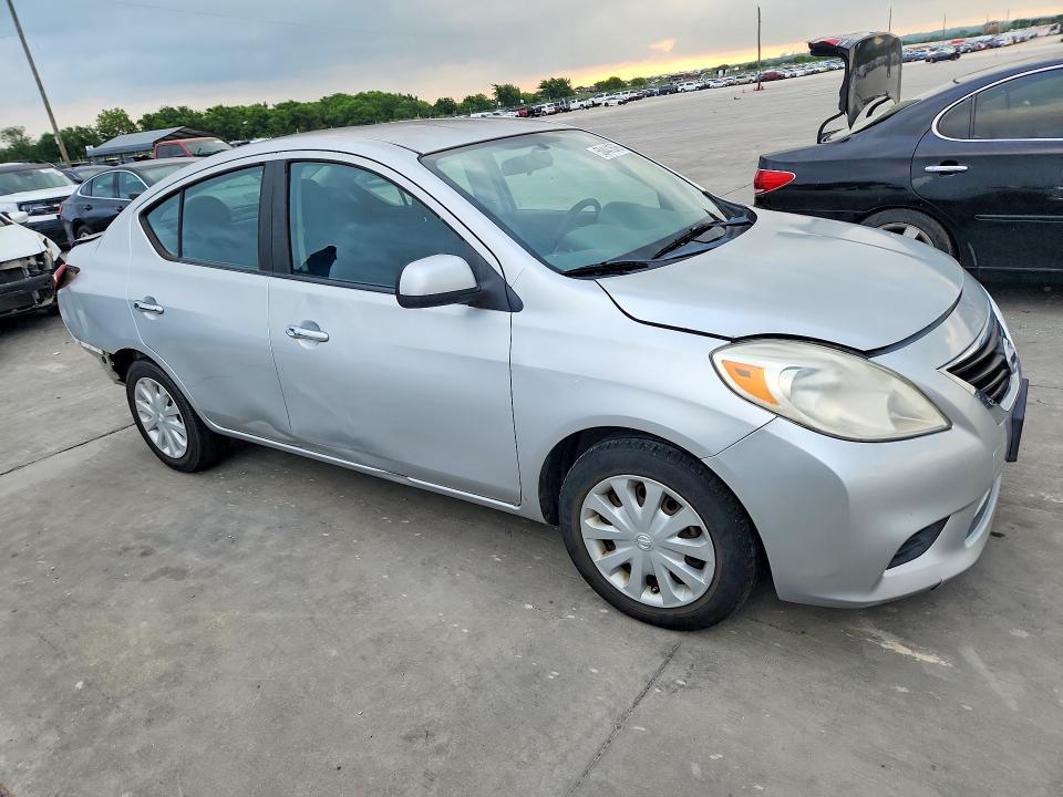 2012 Nissan Versa 1.6 s