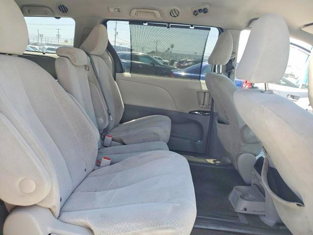 2012 Toyota Sienna le