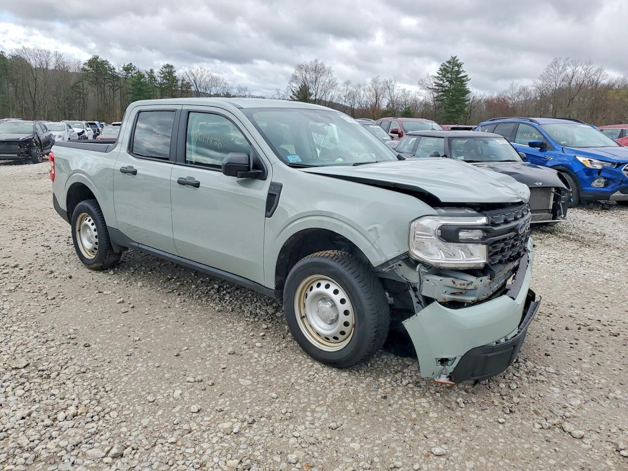 2022 Ford Maverick XL