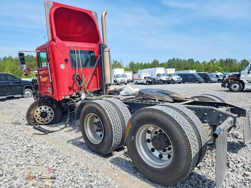 1999 Freigliner 1999 Freightliner Fld120 Semi Truck