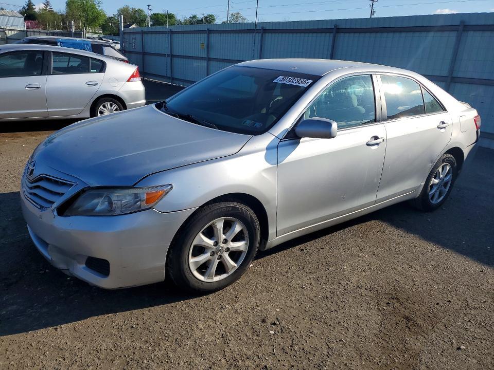 2011 Toyota Camry le