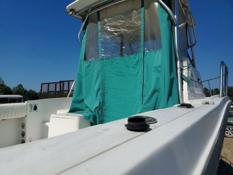 2004 Baha Cruisers Boat