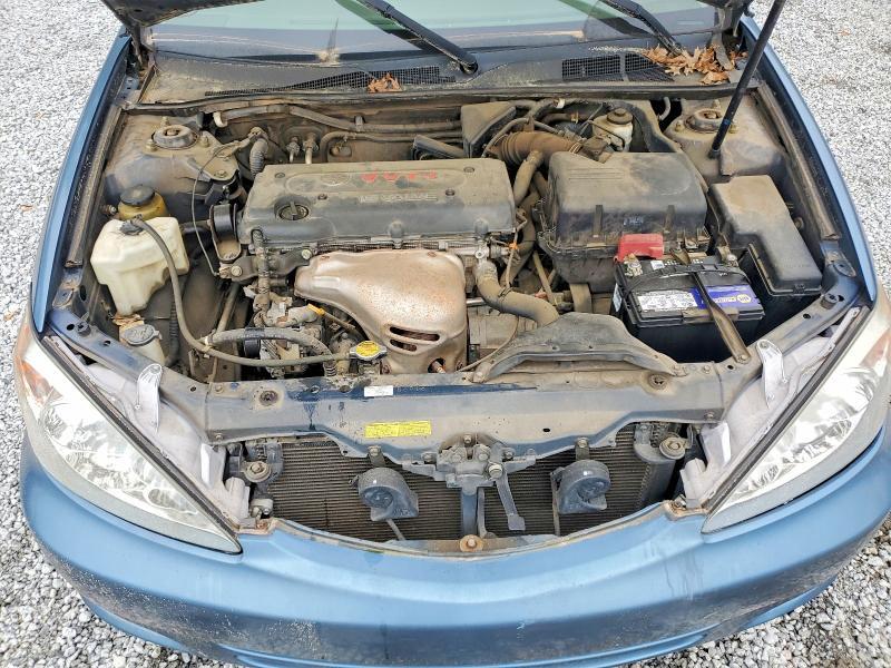 2004 Toyota Camry le