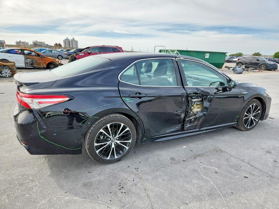 2018 Toyota Camry Hybrid se