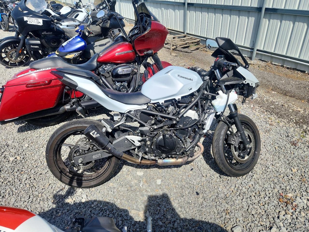 2025 Kawasaki EX500 H