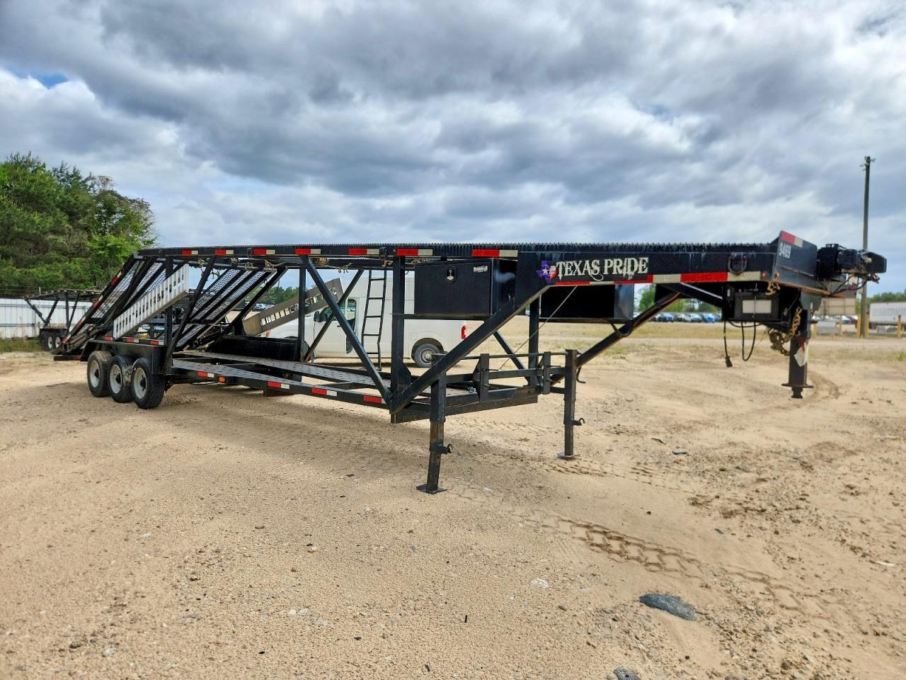 2022 Texas Pride CA84727GN Car Carrier