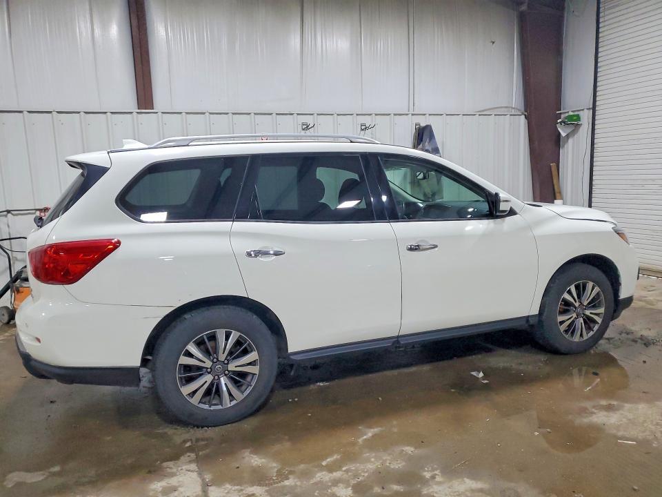 2019 Nissan Pathfinder sv