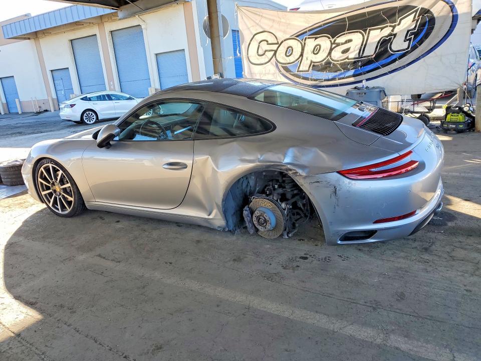2018 Porsche 911 Carrera