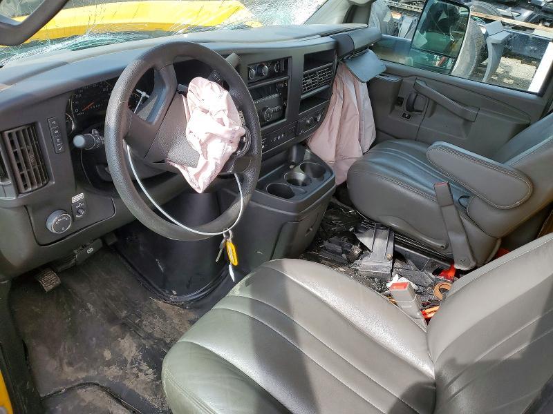 2022 GMC Savana BOX Truck