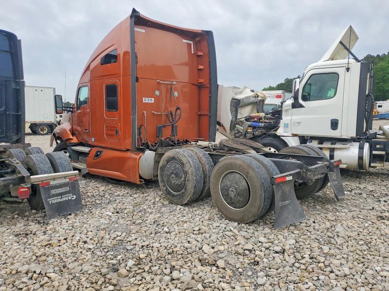 2017 Kenworth T680 Semi Truck