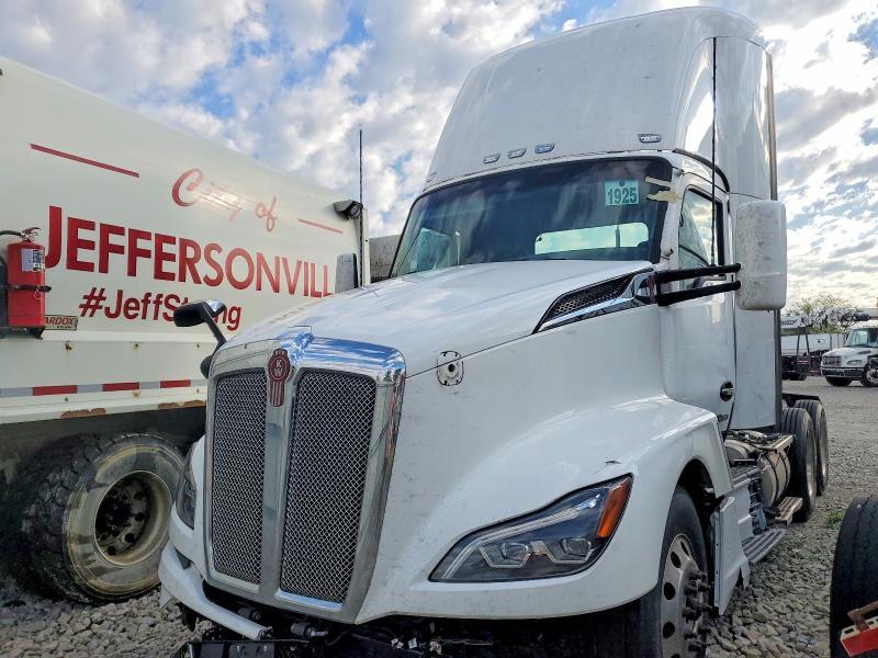 2022 Kenworth T680 Semi Truck
