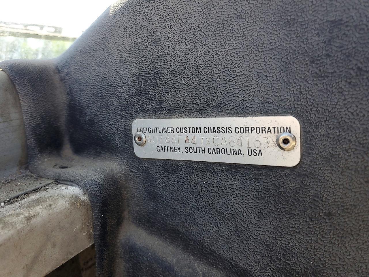 1999 Freightliner MT45 Chassis Delivery Truck