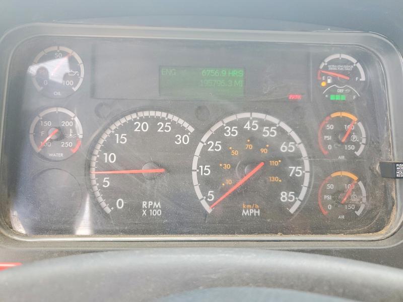 2016 Freigliner 2016 Freightliner Business Class M2 Flatbed Truck