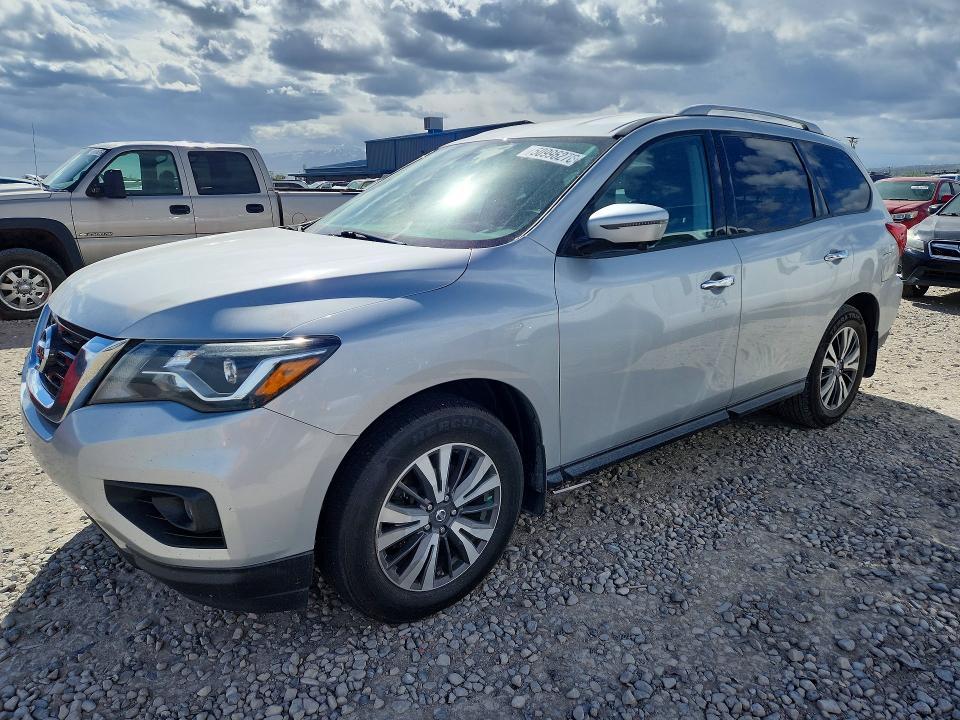 2017 Nissan Pathfinder sl