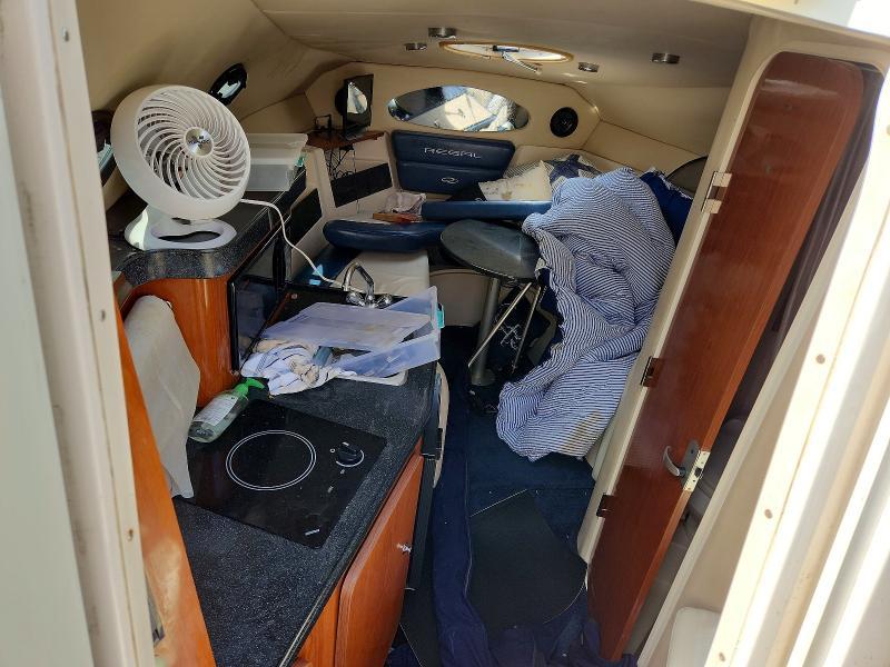 2005 Regal Commodore 2665-Boat