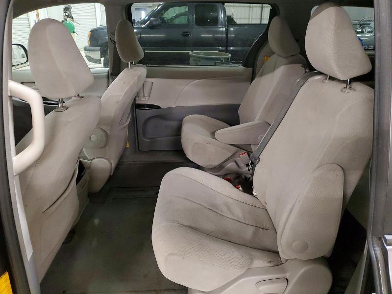 2012 Toyota Sienna le