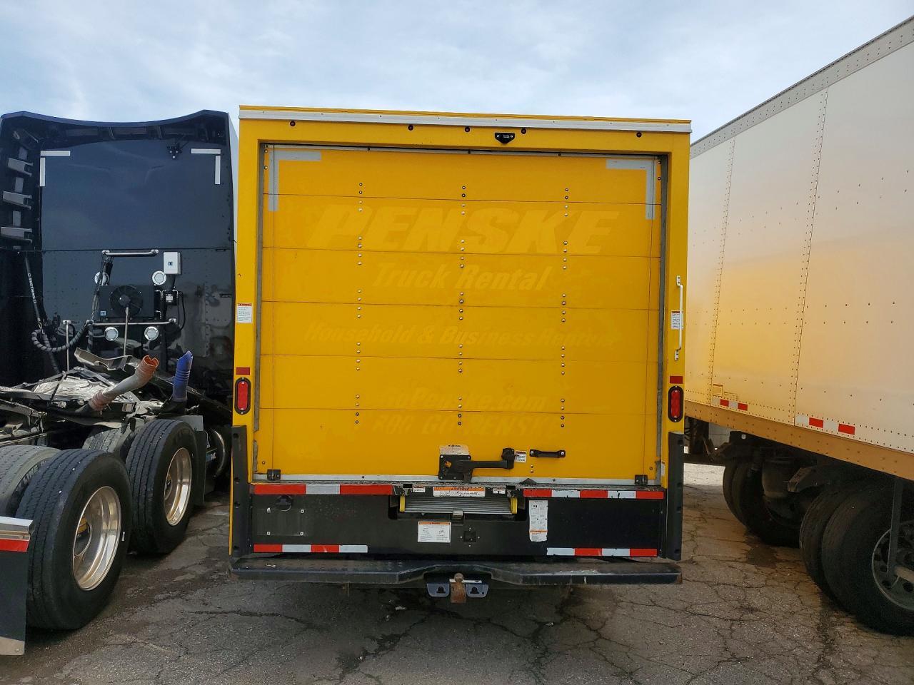 2022 GMC Savana BOX Truck